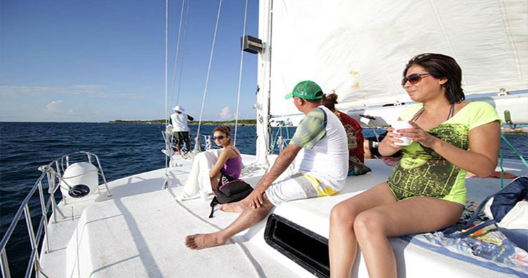 Isla Mujeres Catamaran Public 